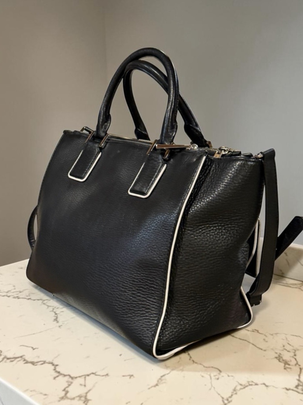 Michael Kors Black Pebble Grain Leather Tote - Picture 5 of 11
